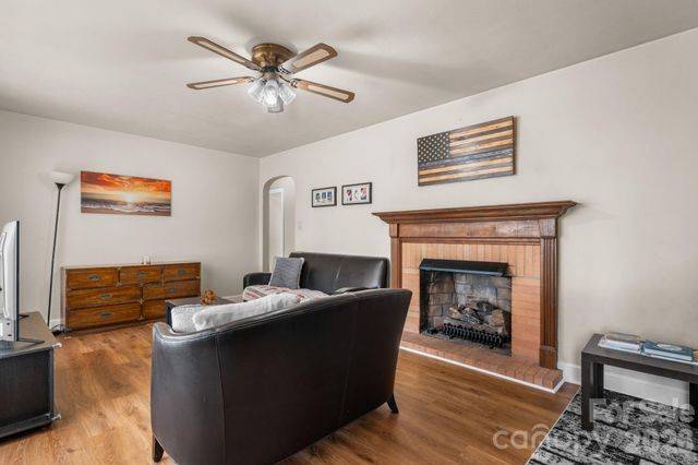1723 31st Street NE, Hickory, NC 28601
