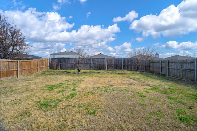 104 Lakefront Drive, Wylie, TX 75098