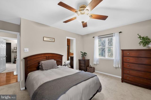 46 RAMPART DR, Chesterbrook, PA 19087