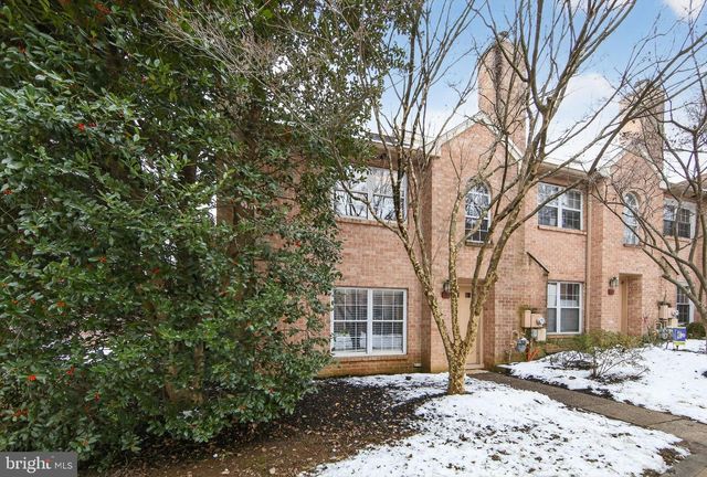 46 RAMPART DR, Chesterbrook, PA 19087