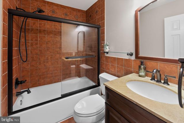 46 RAMPART DR, Chesterbrook, PA 19087