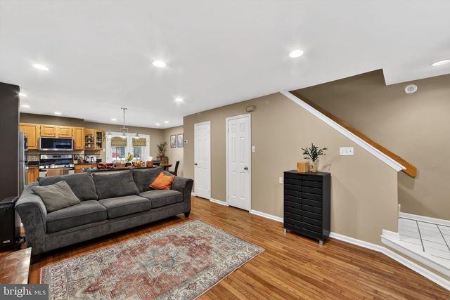 46 RAMPART DR, Chesterbrook, PA 19087