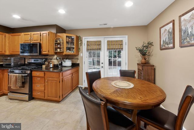 46 RAMPART DR, Chesterbrook, PA 19087