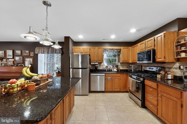 46 RAMPART DR, Chesterbrook, PA 19087