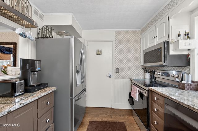 1549 Wyoming Avenue, Niskayuna, NY 12309