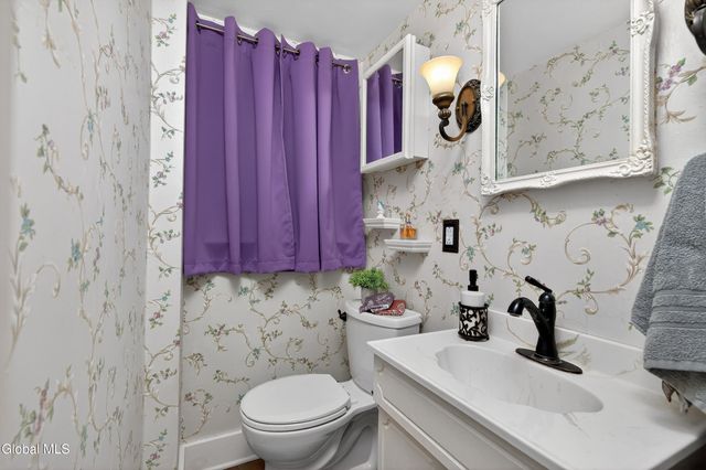 1549 Wyoming Avenue, Niskayuna, NY 12309