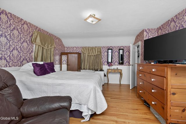 1549 Wyoming Avenue, Niskayuna, NY 12309