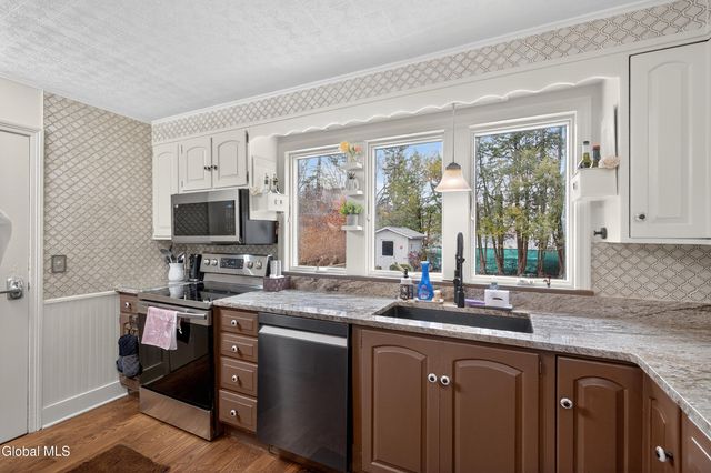 1549 Wyoming Avenue, Niskayuna, NY 12309