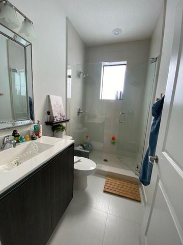 484 SW 91st Pl 484, Miami, FL 33174