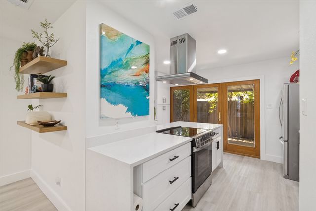 10635 Stone Canyon Road 19, Dallas, TX 75230