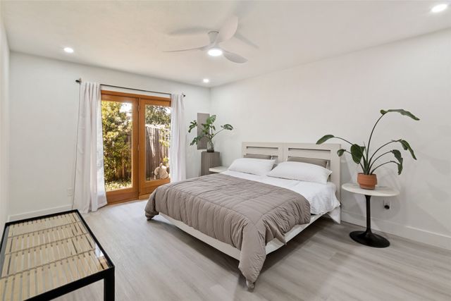 10635 Stone Canyon Road 19, Dallas, TX 75230