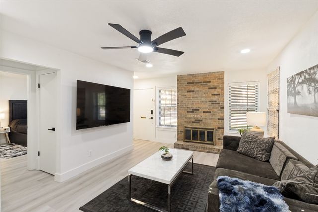 10635 Stone Canyon Road 19, Dallas, TX 75230