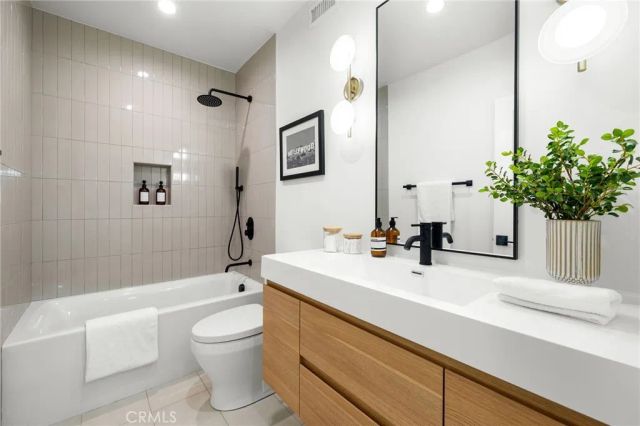 953 Everett Street, Los Angeles, CA 90026