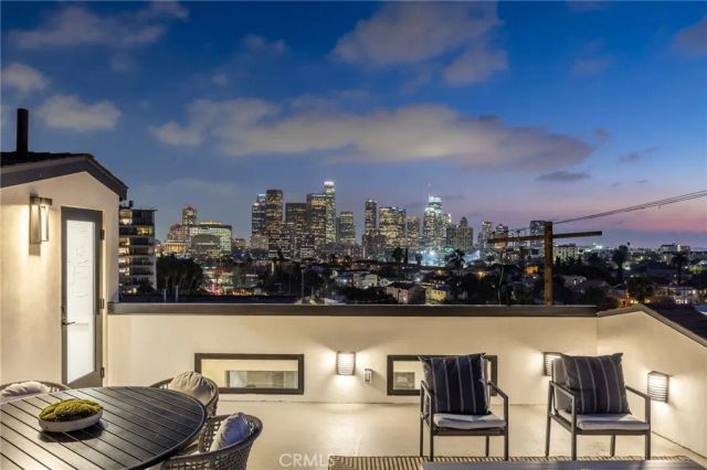 953 Everett Street, Los Angeles, CA 90026