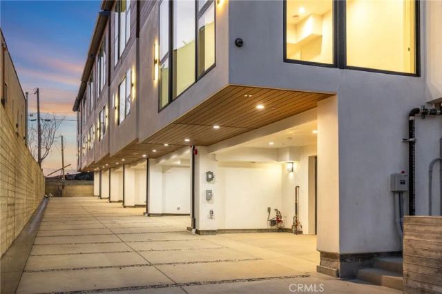 953 Everett Street, Los Angeles, CA 90026