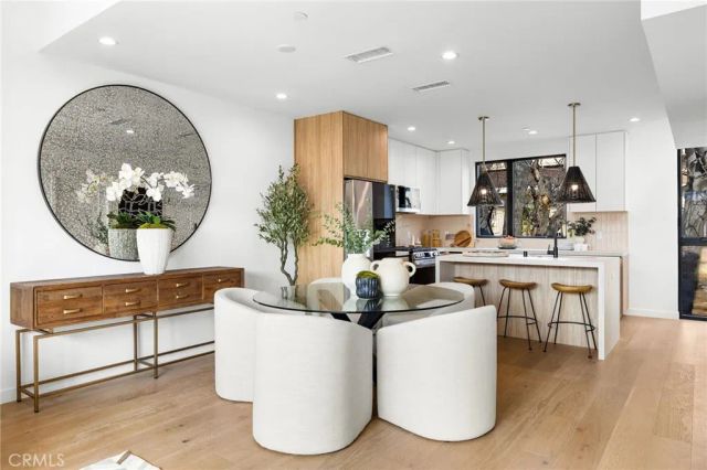 953 Everett Street, Los Angeles, CA 90026