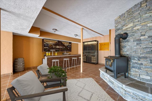 216 Old Wolf Hill Rd, Bethpage, TN 37022