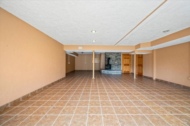 216 Old Wolf Hill Rd, Bethpage, TN 37022