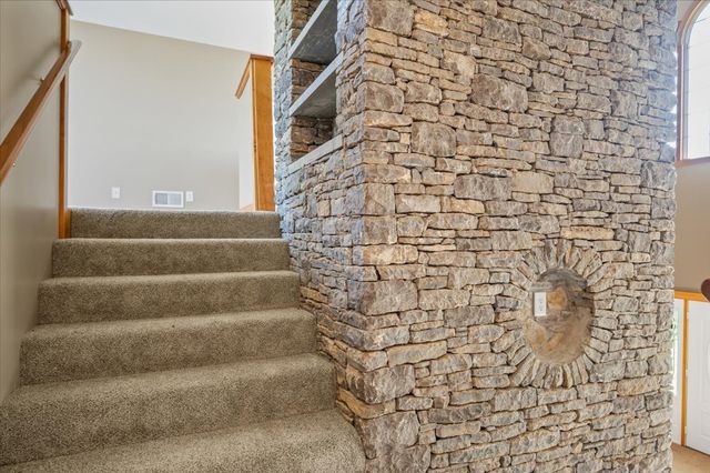 216 Old Wolf Hill Rd, Bethpage, TN 37022
