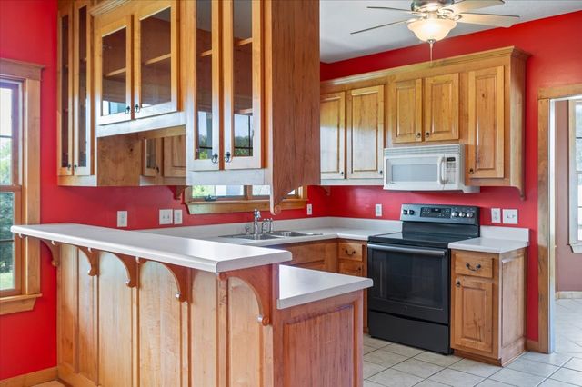216 Old Wolf Hill Rd, Bethpage, TN 37022