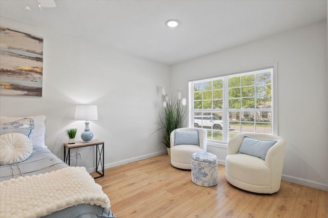 714 N Hunters Glen Circle, Arlington, TX 76015