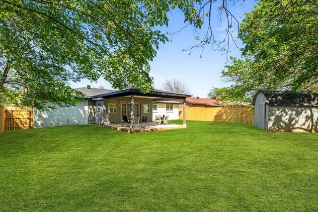 714 N Hunters Glen Circle, Arlington, TX 76015