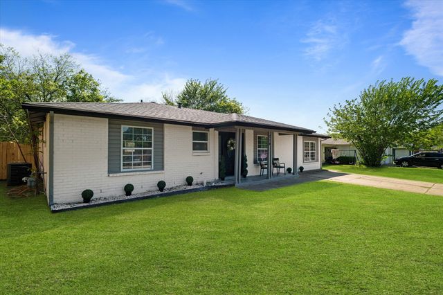 714 N Hunters Glen Circle, Arlington, TX 76015