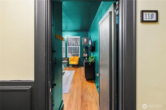 905 NE 43rd Avenue #110, Seattle, WA 98105
