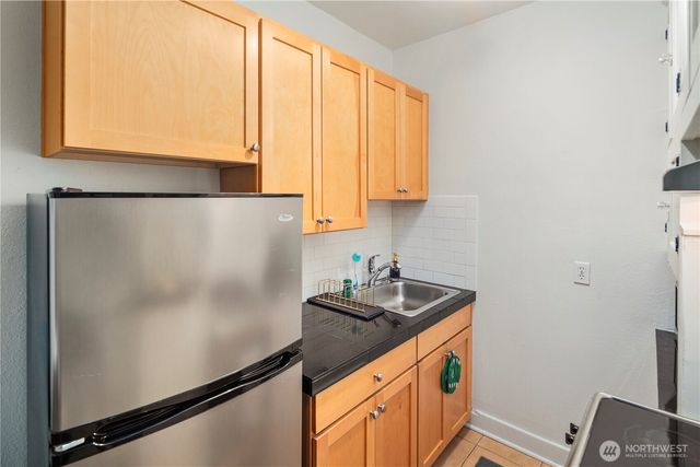 905 NE 43rd Avenue #110, Seattle, WA 98105