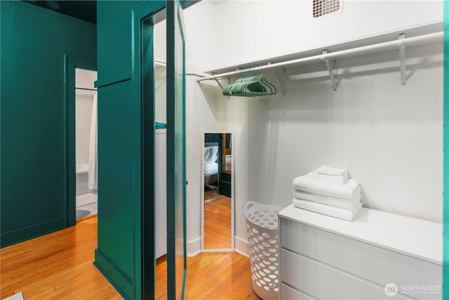 905 NE 43rd Avenue #110, Seattle, WA 98105