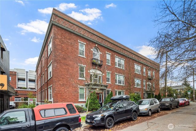 905 NE 43rd Avenue #110, Seattle, WA 98105