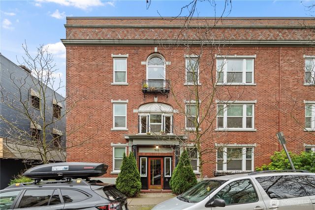 905 NE 43rd Avenue #110, Seattle, WA 98105