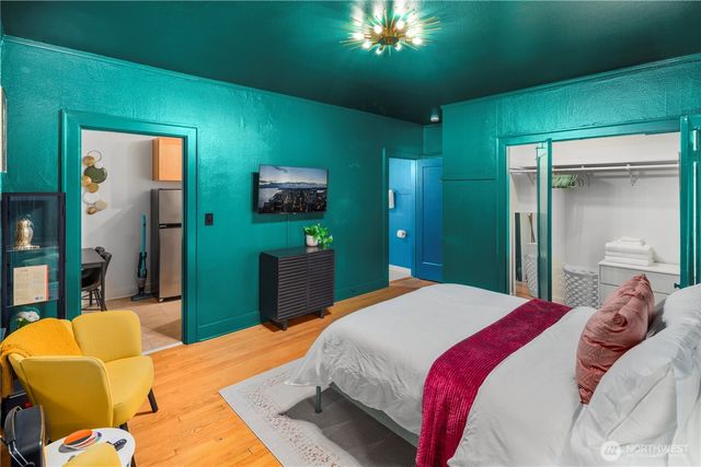 905 NE 43rd Avenue #110, Seattle, WA 98105