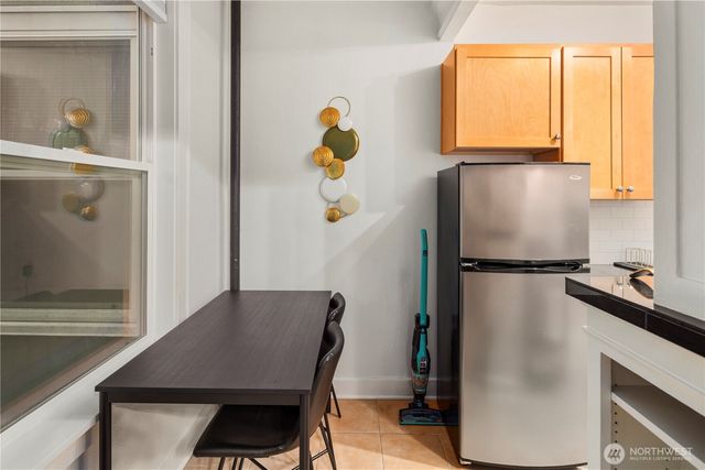 905 NE 43rd Avenue #110, Seattle, WA 98105