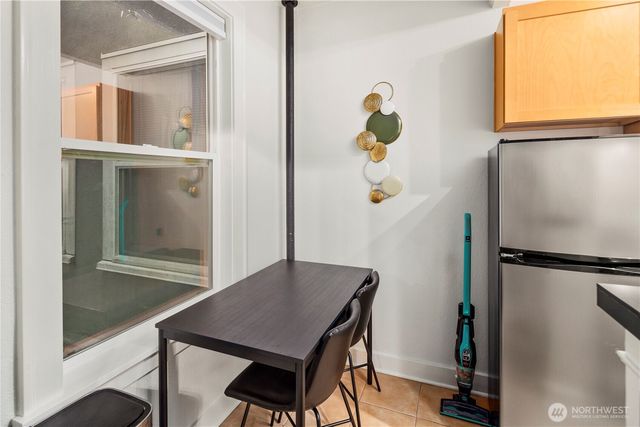 905 NE 43rd Avenue #110, Seattle, WA 98105