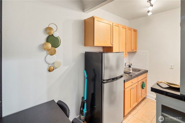 905 NE 43rd Avenue #110, Seattle, WA 98105