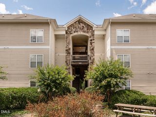 102 Campus Walk Trail 201, Elon, NC 27244
