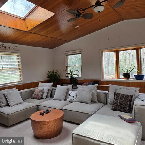 1113 E PATUXENT DR, La Plata, MD 20646