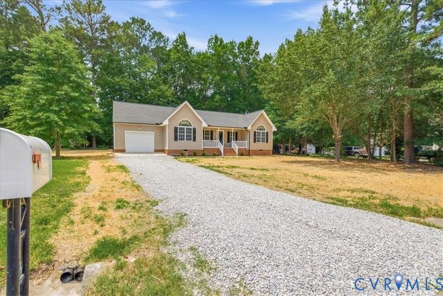 3904 Fawn Ct, North Dinwiddie, VA 23803