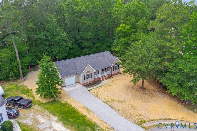 3904 Fawn Ct, North Dinwiddie, VA 23803