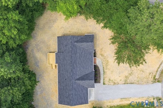 3904 Fawn Ct, North Dinwiddie, VA 23803