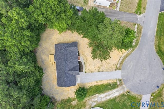 3904 Fawn Ct, North Dinwiddie, VA 23803
