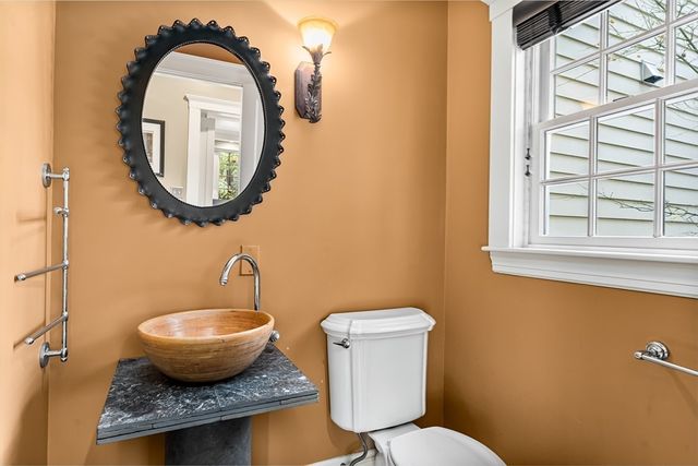 20 Grove Pl, Winchester, MA 01890