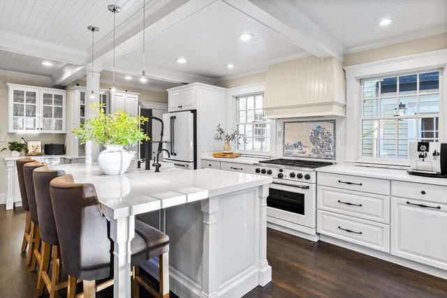 20 Grove Pl, Winchester, MA 01890