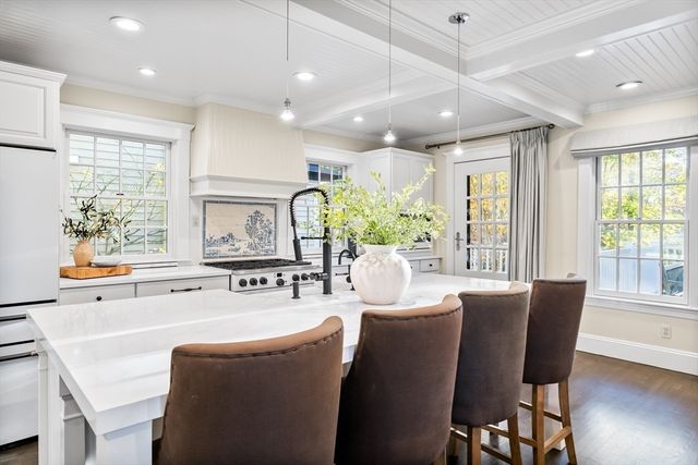 20 Grove Pl, Winchester, MA 01890