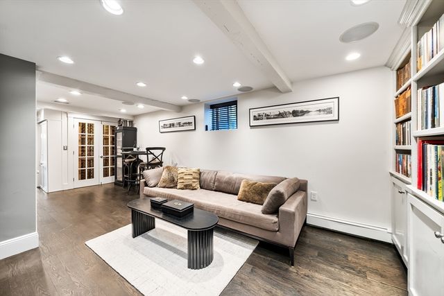 20 Grove Pl, Winchester, MA 01890