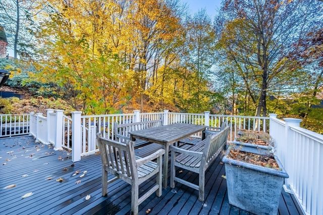 20 Grove Pl, Winchester, MA 01890