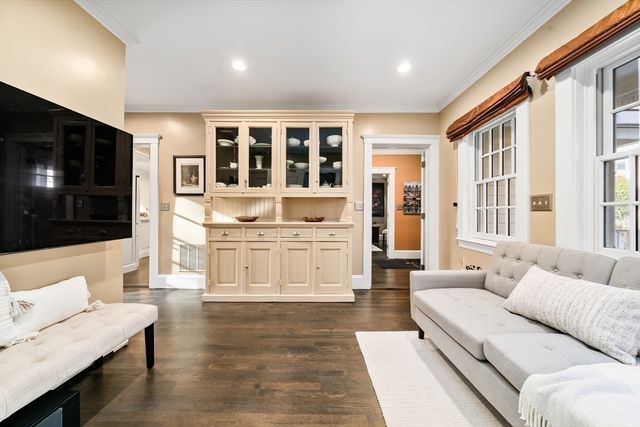 20 Grove Pl, Winchester, MA 01890