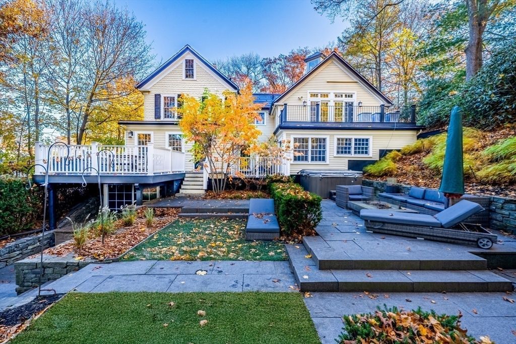 20 Grove Pl, Winchester, MA 01890