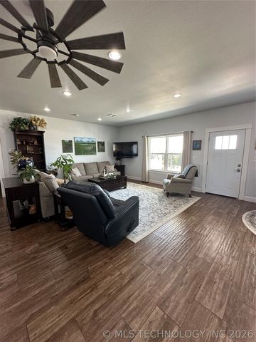 27740 N 4020 Road, Ramona, OK 74061